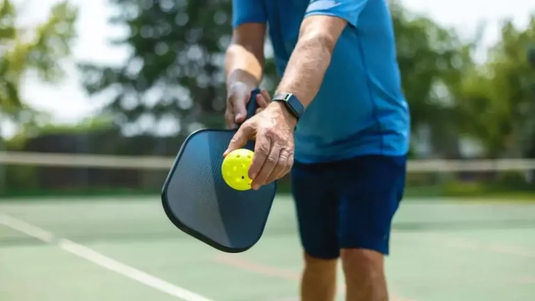 How to serve in pickleball